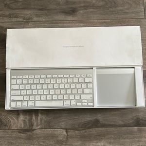 New Apple Mac wireless keyboard, mouse and track pad